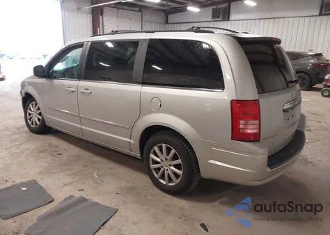 2009 Chrysler Town & Country Touring z USA, uszkodzony, nr VIN 2A8HR54109R513849